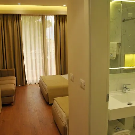 Paradise 4* Radhimë