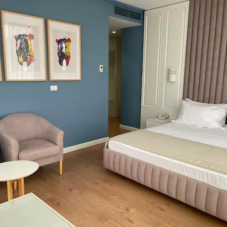 Paradise Hotel 4*
