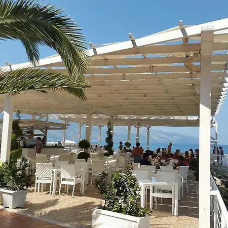 Отель Paradise 4*
