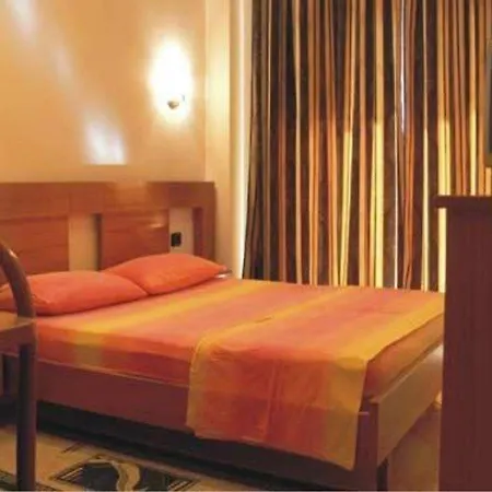 Hotel Paradise Radhimë