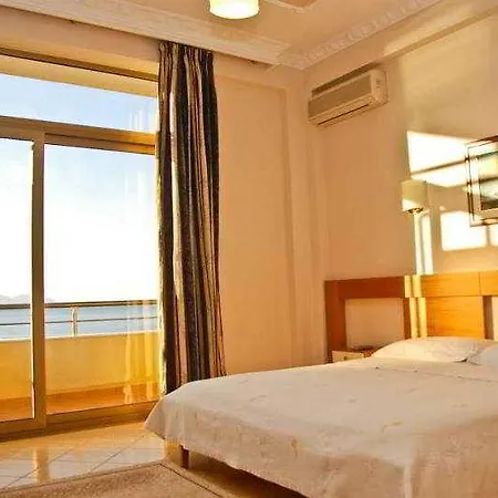 Отель Paradise 4*