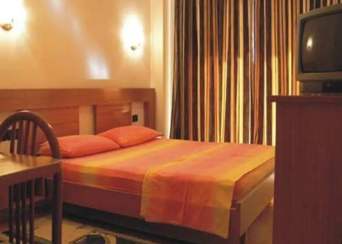 酒店 Paradise Radhimë